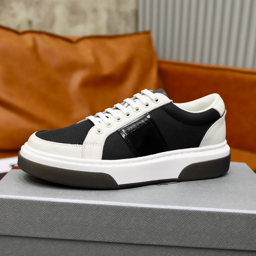 Ex-factory price: 680💰Top original order Brand: PRADA (Prada) Standard code: Men's size 38/44 (45 can be customized) Grade: Same as the official website Material: Original cowhide stitched with imported cloth, cowhide lining, original combination of two-color wear-resistant soft outsole Style category: casual sports version, young fashion, European and American trend, British style Color: actual picture color